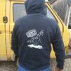 Sweat-shirt à capuche "Transporter Garage" – Image 2