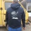Sweat-shirt à capuche "Transporter Garage" – Image 3